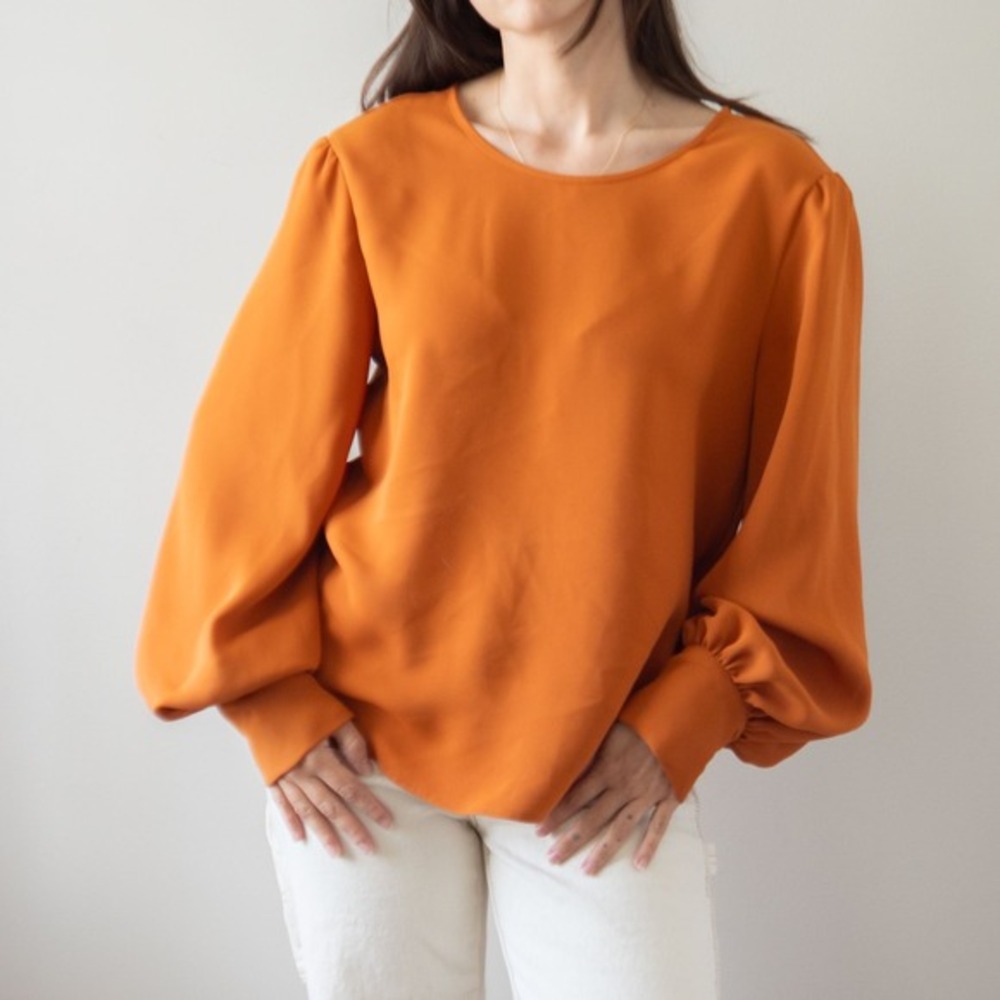 Orange Aritzia Babaton Moda Long-Sleeved Blouse Size Small‎